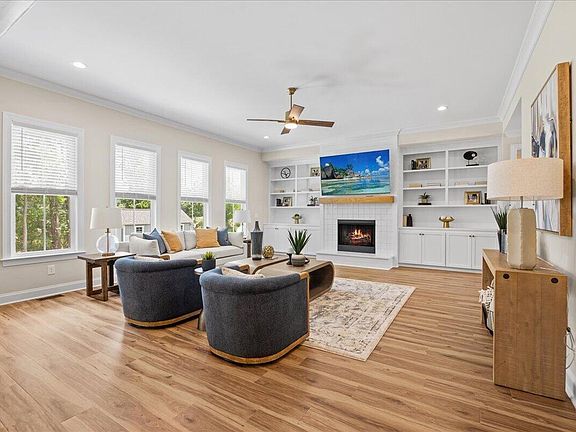 3rd image of 90 Lane Farms Way