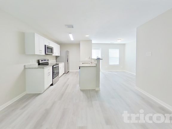 3rd image of 15684 Del Norte Dr