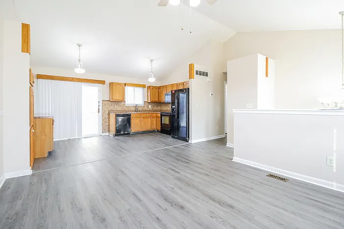 3201 Shallow Creek Cir — Photo 2