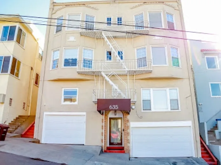 635 Hillsborough — Photo 2