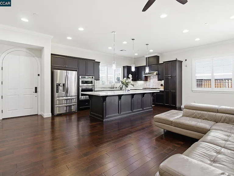 1365 Bayberry View Ln — Photo 4