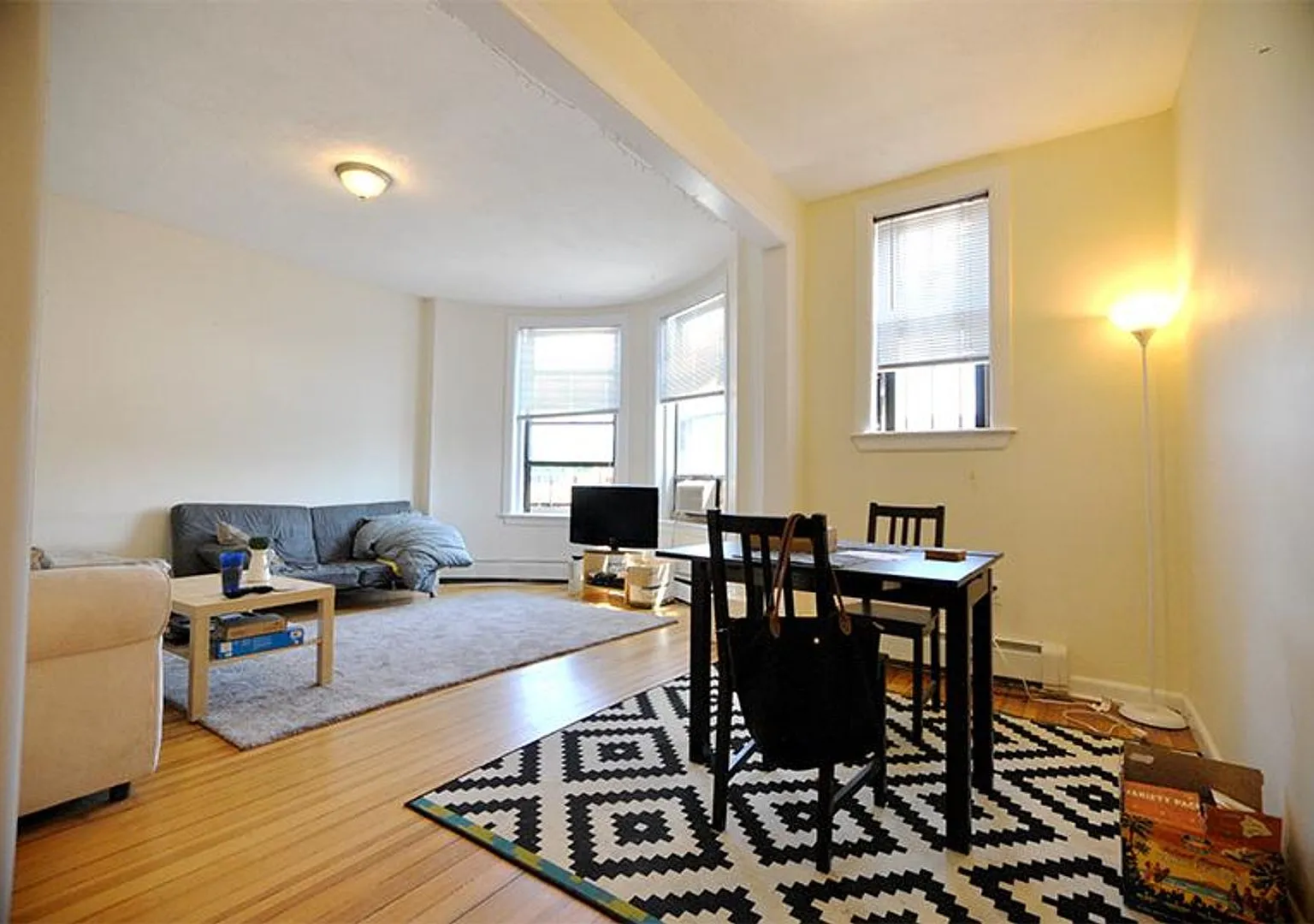 No Broker Fee!! August 1st Cleveland Circle 2 Bed Availability — Photo 1