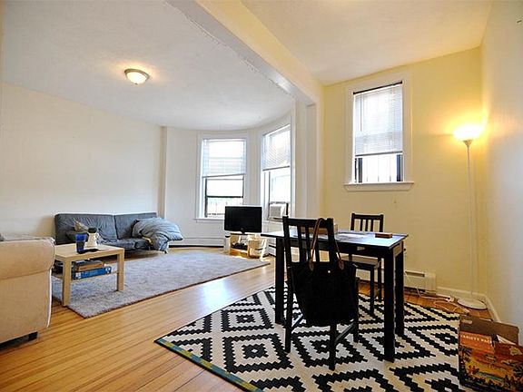 2nd image of 1962 Beacon St #1