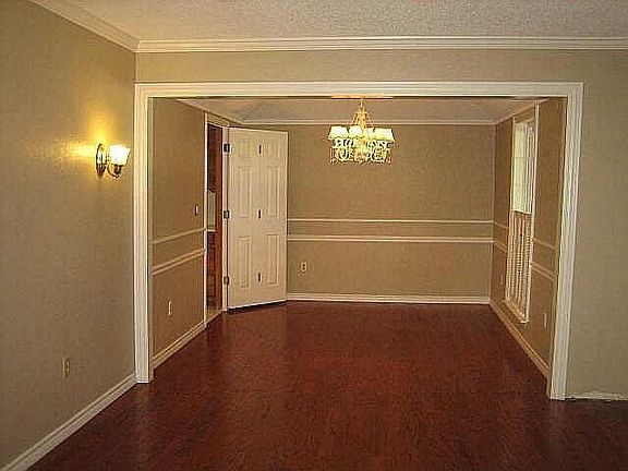 2nd image of 1019 Oxfordshire Dr