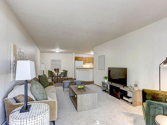 Spacious Living room!