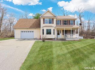 18 Bob White Way, Plainfield, CT 06354