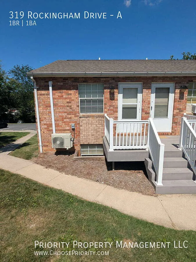 Updated 1BR and 1BA Apartment, Harrisonburg — Photo 2