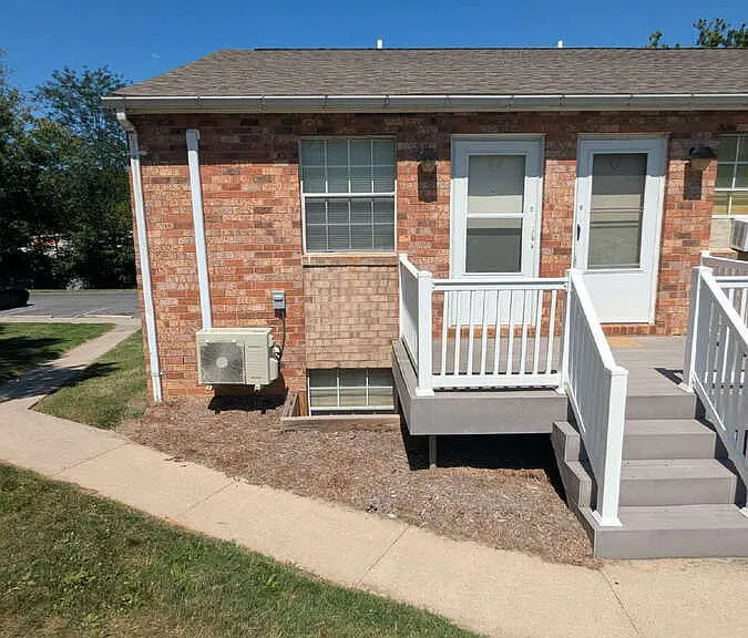 319 Rockingham Dr #A — Photo 2