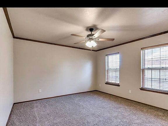 5th image of 1216 SW 100th Ter