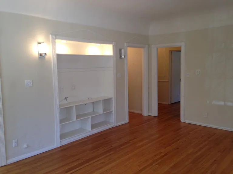 802 N Sweetzer Ave #106 — Photo 5