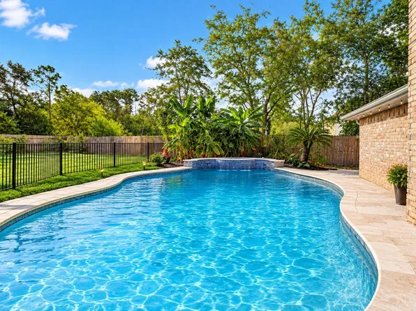 412 Westwood Dr, League City, TX 77546