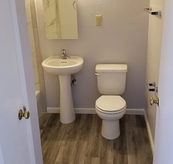 1140 Jones St — Photo 26