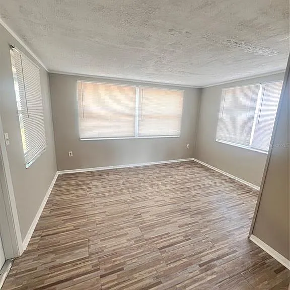 9910 Lake Chrise Ln — Photo 8