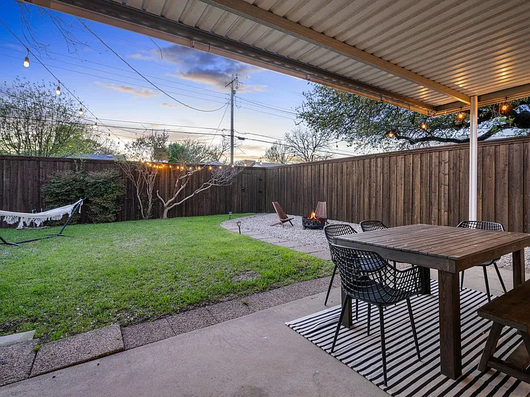 9209 Lindaro Ln — Photo 24