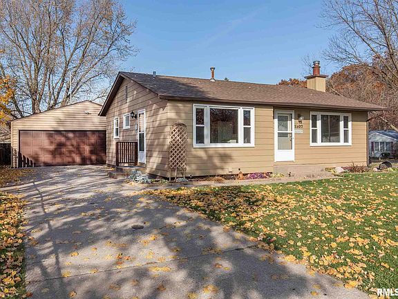 2nd image of 1107 95th Ave W