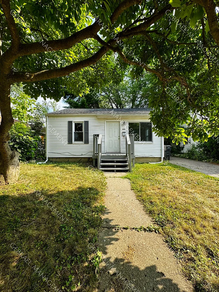 3809 Brown St. — Photo 1