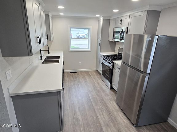 4th image of 24409 W 3rd St