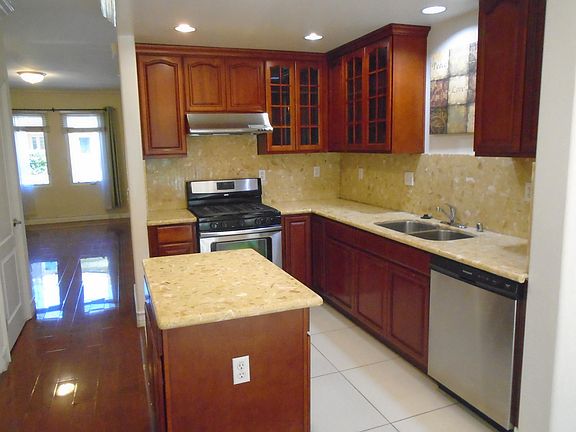 5th image of 92 N Craig Ave Unit 5
