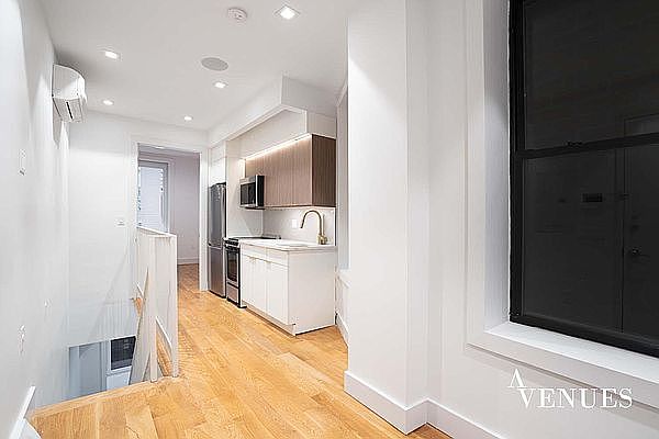 1st image of 166 E 95th St #5