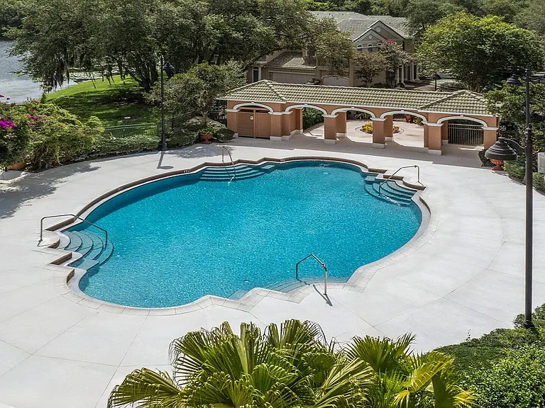 Henley Tampa Palms — Photo 14