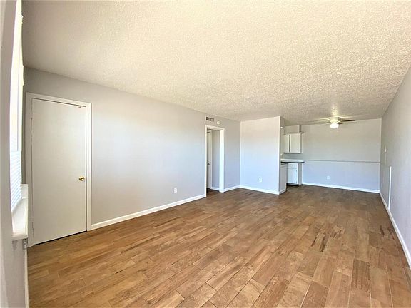 2nd image of 1908 N Broadway Ave