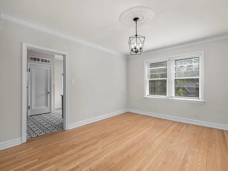 Dining room.