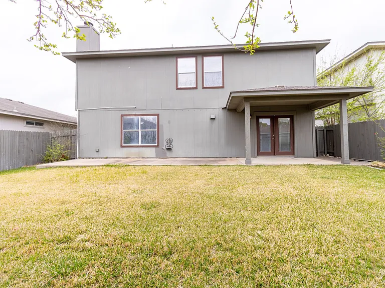 17501 Wiseman Dr — Photo 29