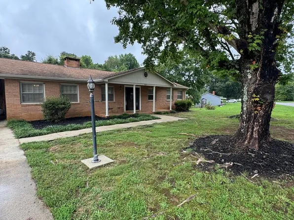 3029 Deal Mill Rd, Hudson, NC 28638