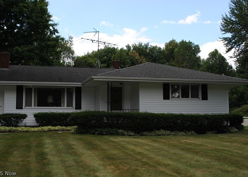 2nd image of 1340 Waverly Dr NW