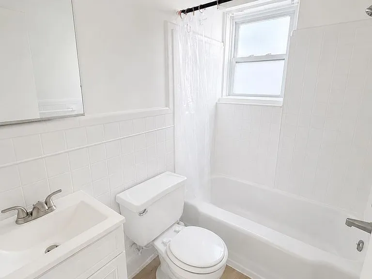19 S Weymouth Ave — Photo 2