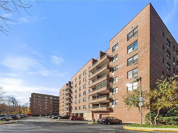 3rd image of 60 Barker St APT 325