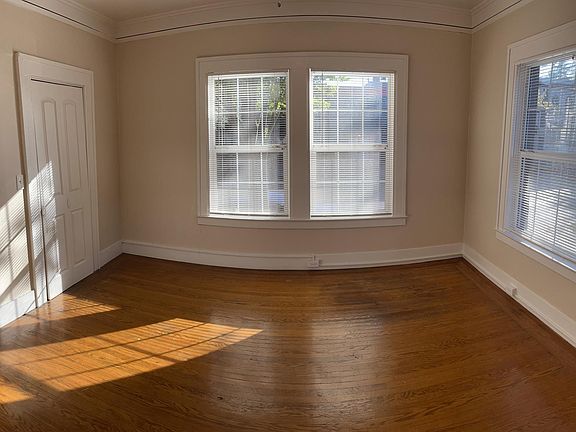 3rd image of 826 17th St APT 4