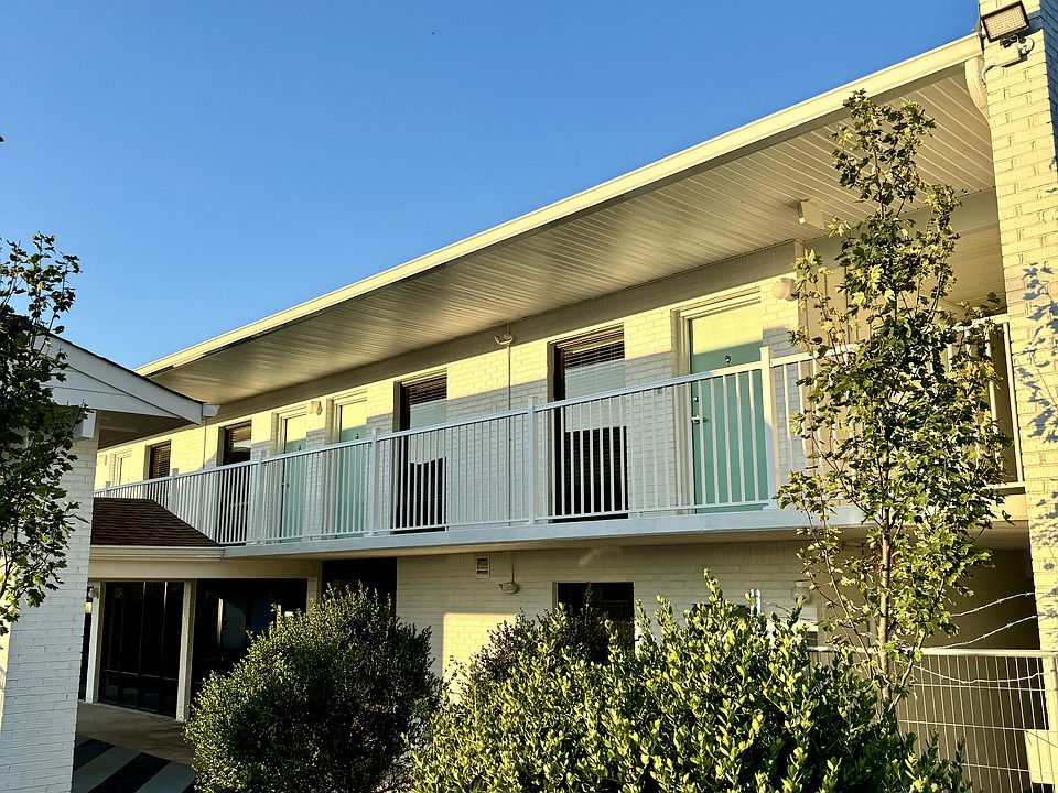 Building Photo 3