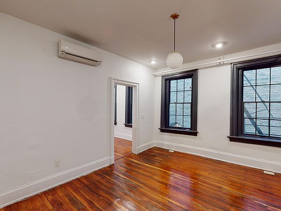 3rd image of 1733 Elm St #3C