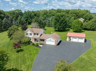 1675 Paddy Ln, Ontario, NY 14519