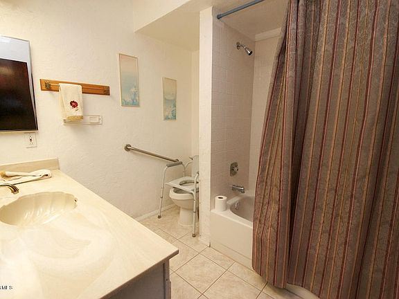 5th image of 5920 E Ludlow Dr