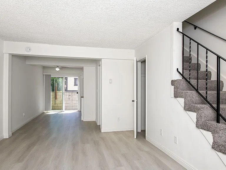 216 Palmetto Dr — Photo 23