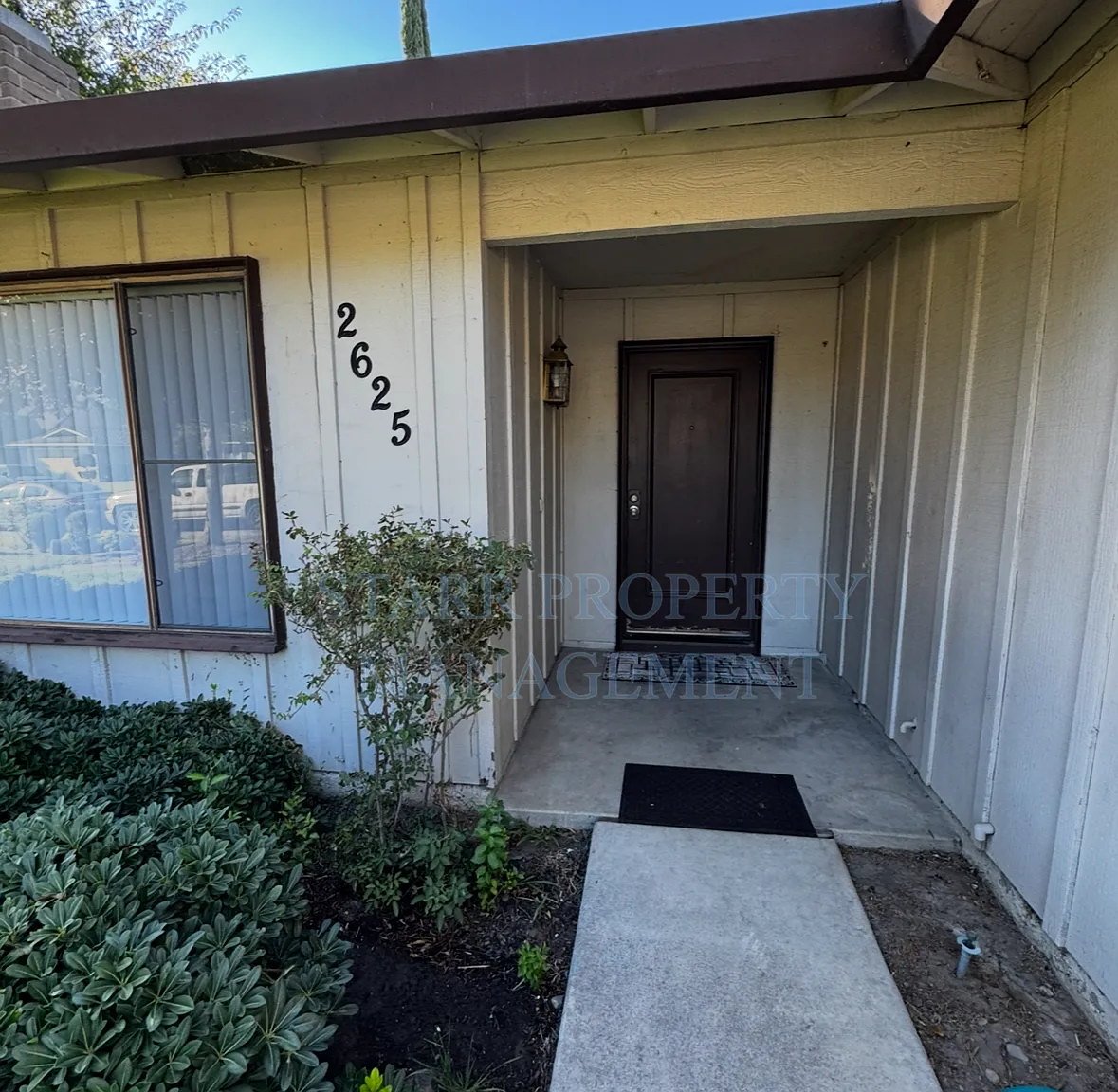 3 bed, 2.0 bath, 1412 sqft, $2,295 — Photo 2