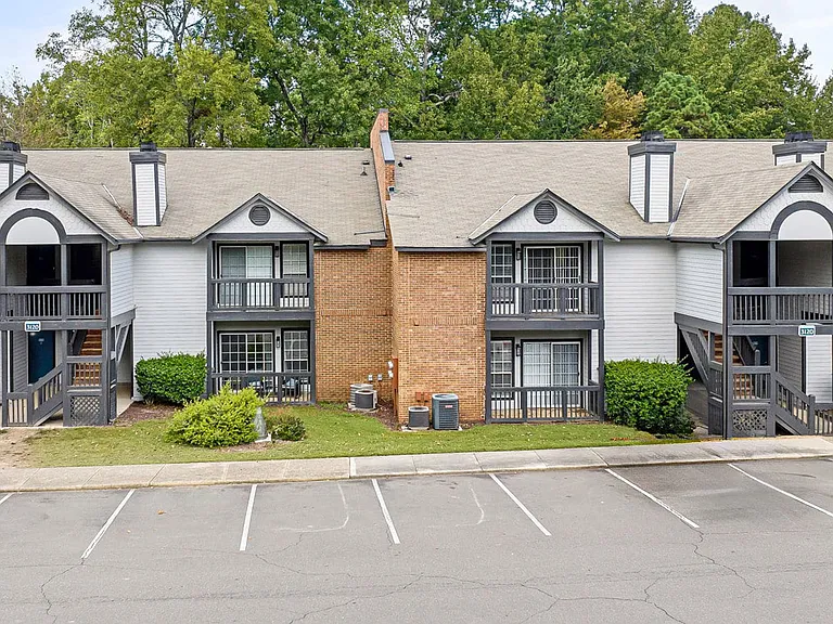 Newly Renovated Lakeside 1, 2 and 3 Bedroom Apartments in Raleigh, NC
