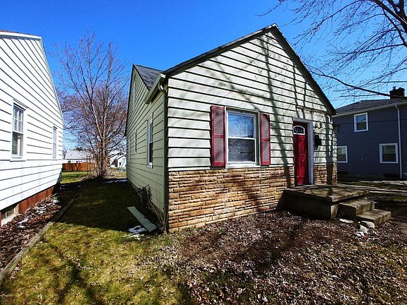 3rd image of 103 Wesley St SE