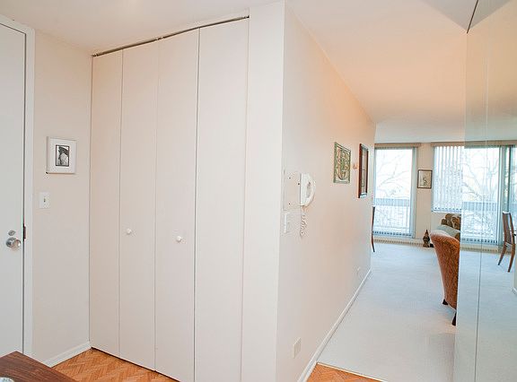 3rd image of 165 N Kenilworth Ave APT 4A