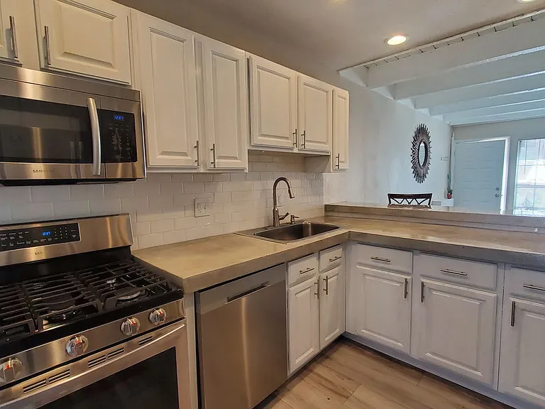 3525 Rebecca Ln #B — Photo 4