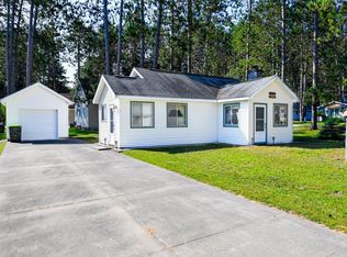 207 Lakeview Dr, Roscommon, MI 48653