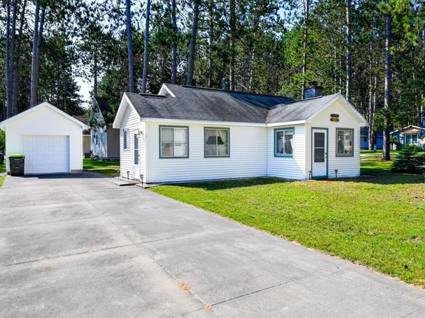 207 Lakeview Dr, Roscommon, MI 48653