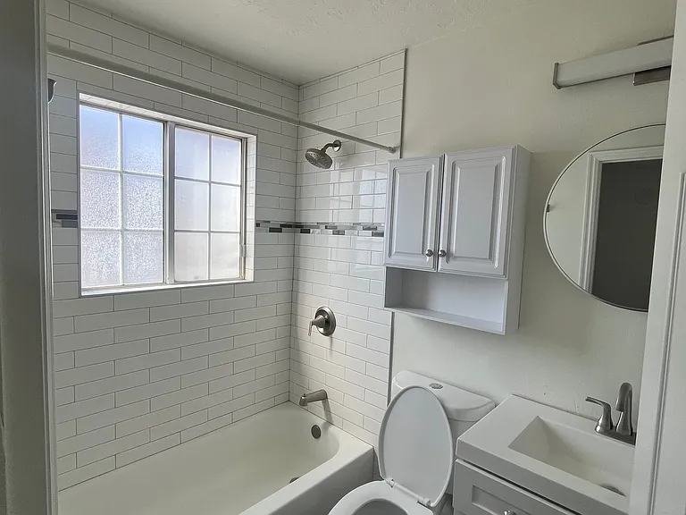 423 W 500 N #4 — Photo 7