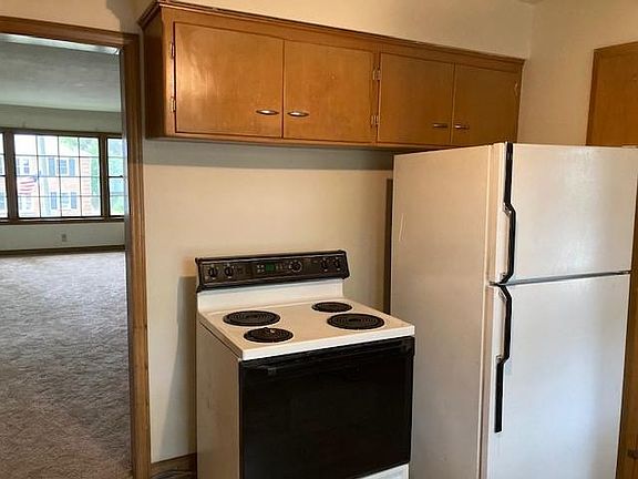 4th image of 8011 W North Ave #4
