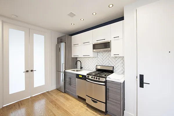 Rented by Brooklyn Group | media 28