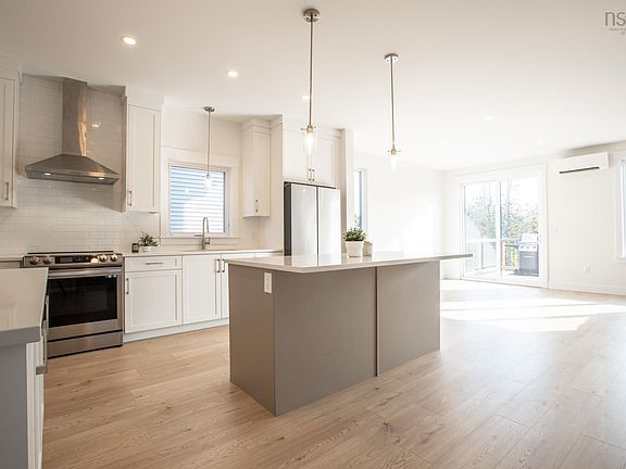 3rd image of 231 Marketway Ln