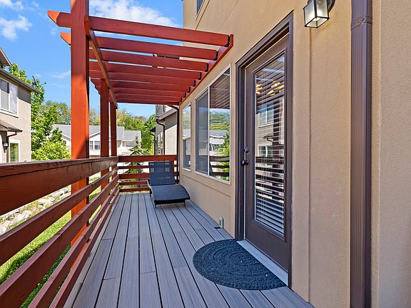 5th image of 411 E Kelsey View Ln