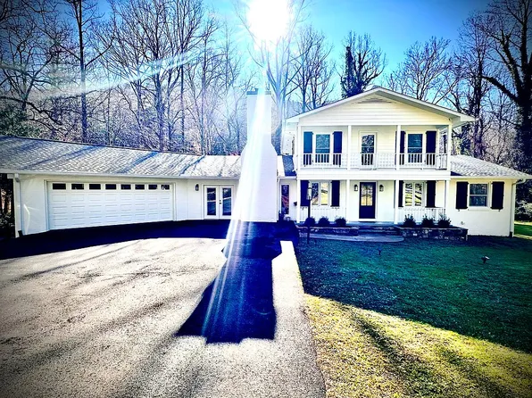 4 Screamer Dr, Clayton, GA 30525